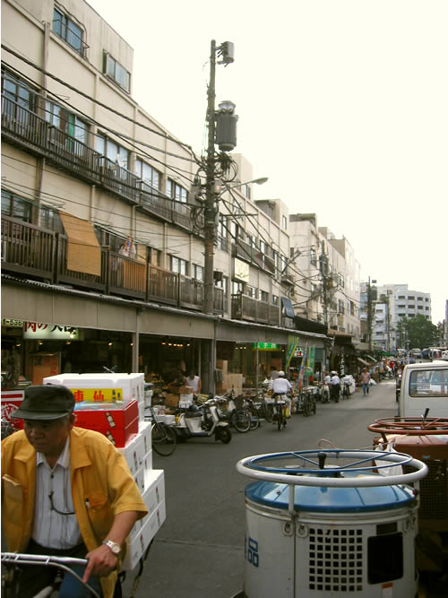 approaching_tsukiji (67k image)